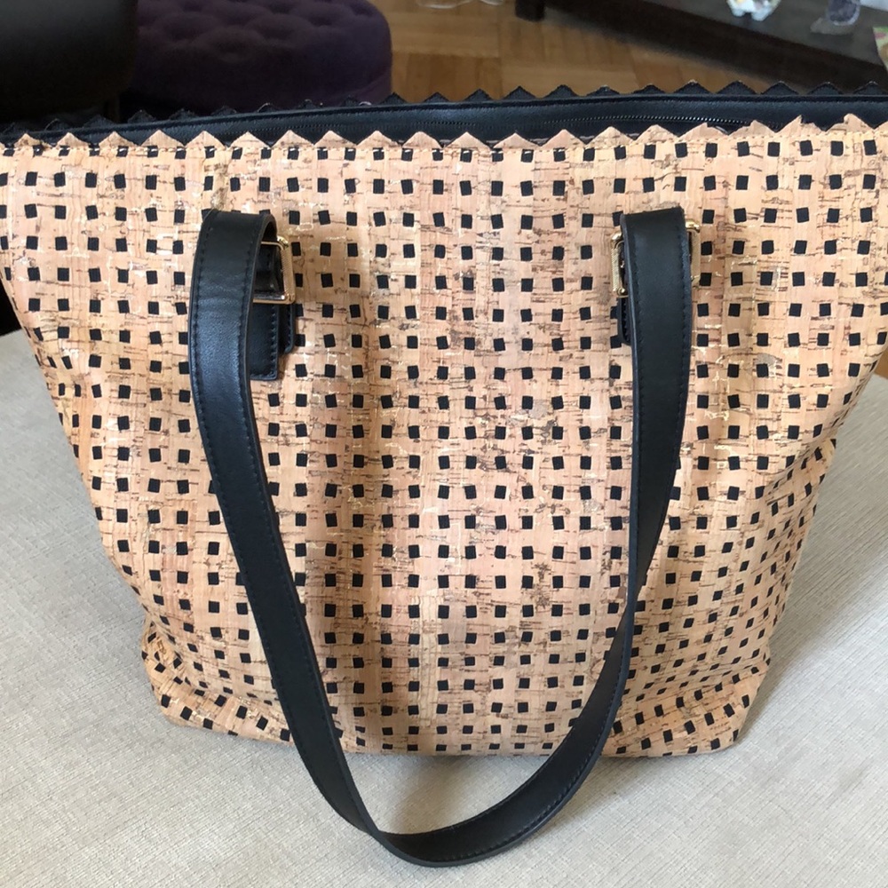 Sondra Roberts Hand Bag - Picture 6 of 7